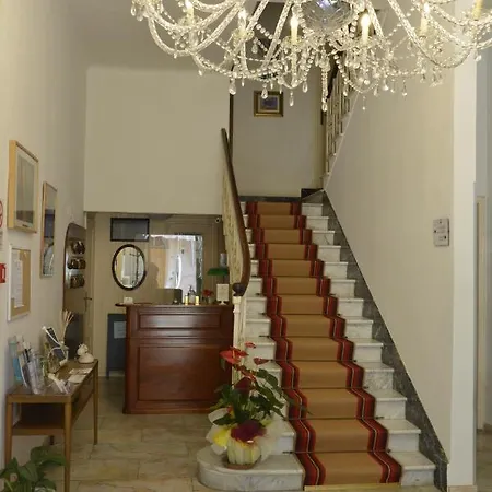 Massimo 3* Βιαρέτζιο